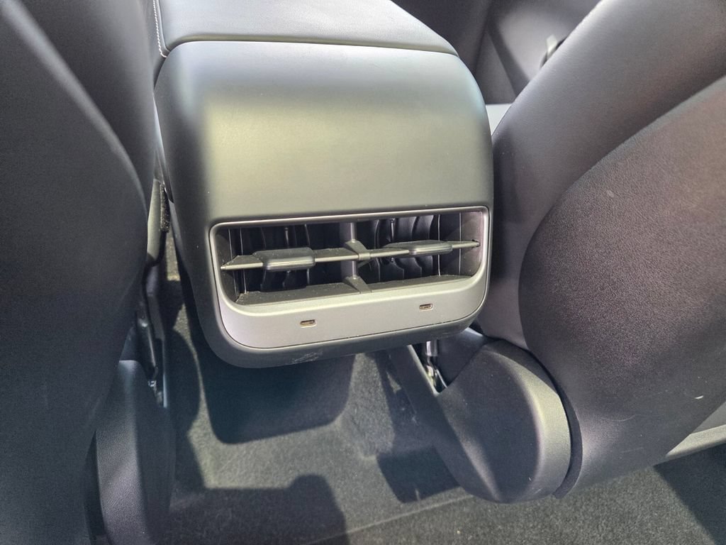 2024 Tesla Model Y Performance - Photo 8