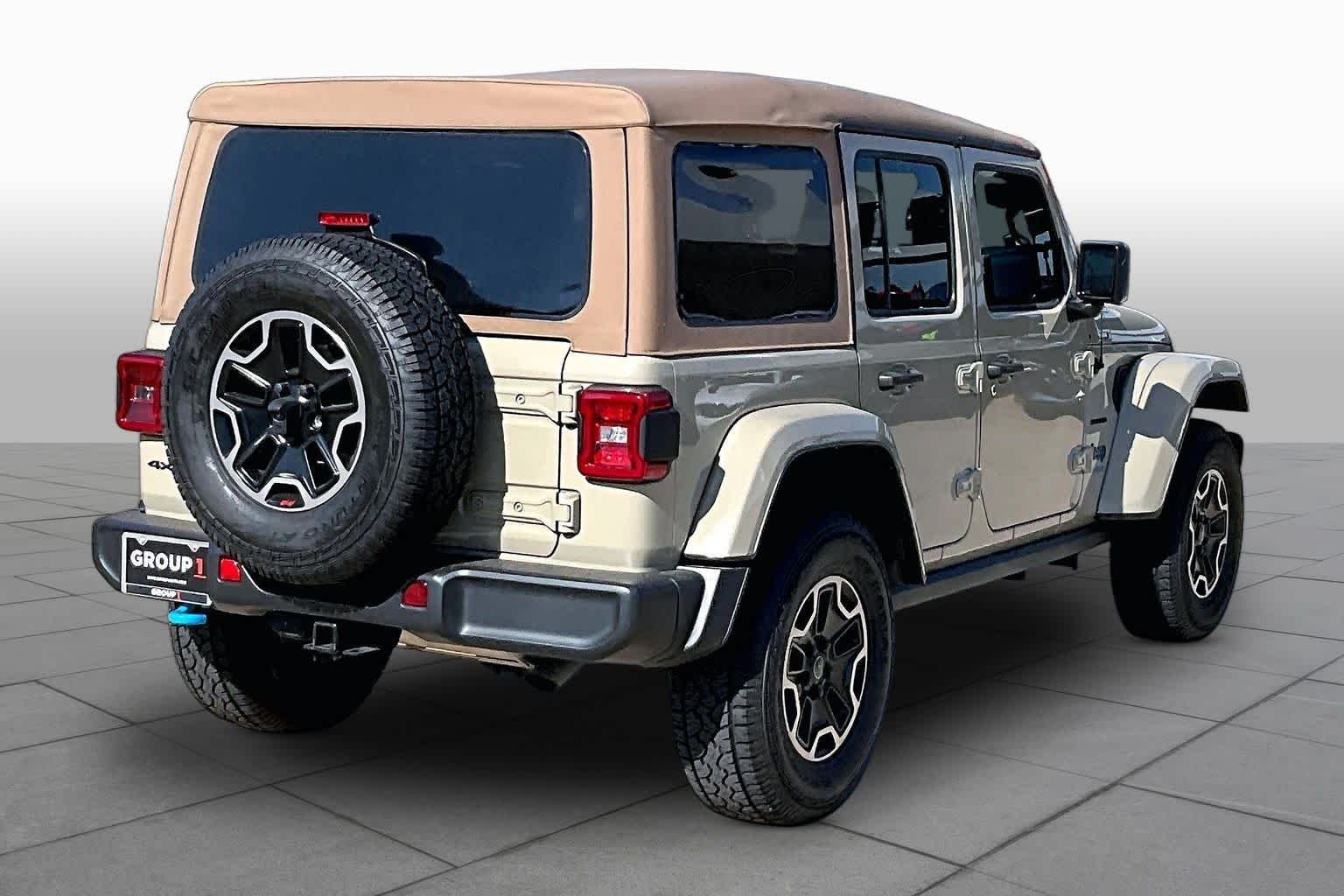 Used 2022 Limited Edition Gobi Clearcoat Jeep Unlimited Sahara image 14