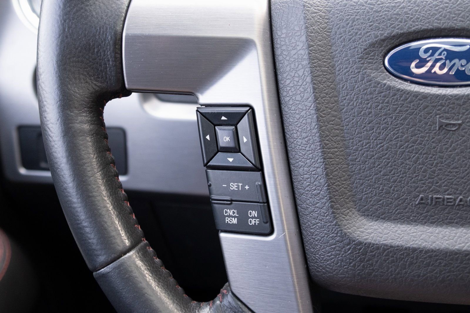 Used 2013  Ford Limited image 6