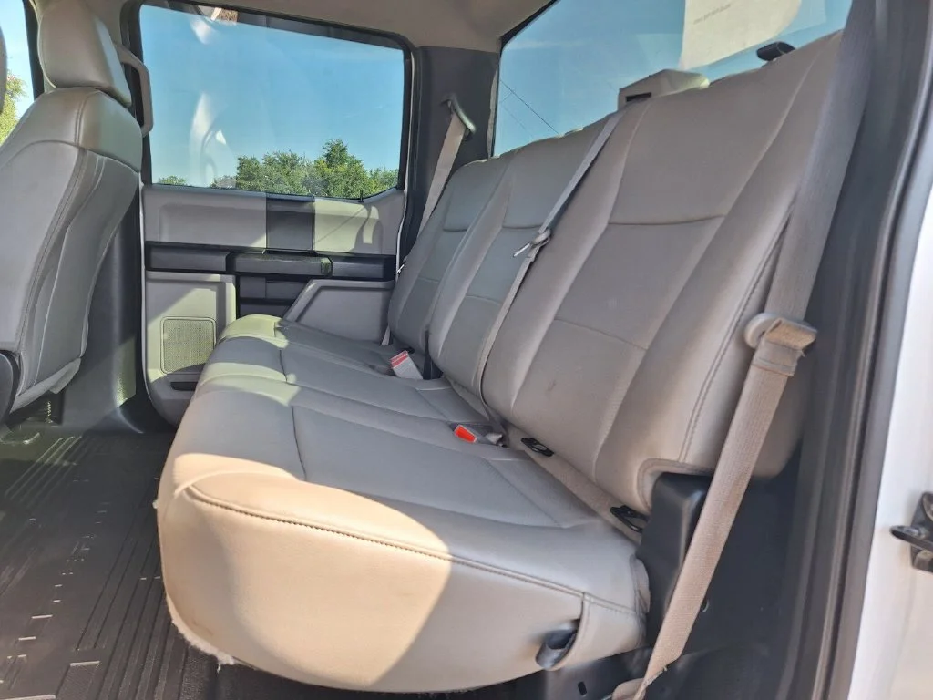 Used 2019 Oxford White Ford XL image 22