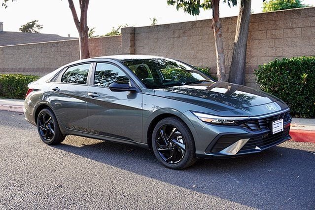 Used 2026 Gray Hyundai SEL Sport image 5