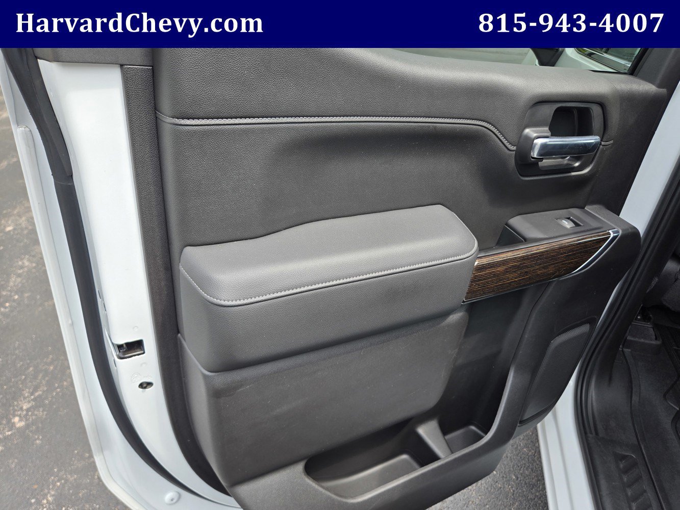 Used 2020 SUMMIT WHITE GMC SLE image 35