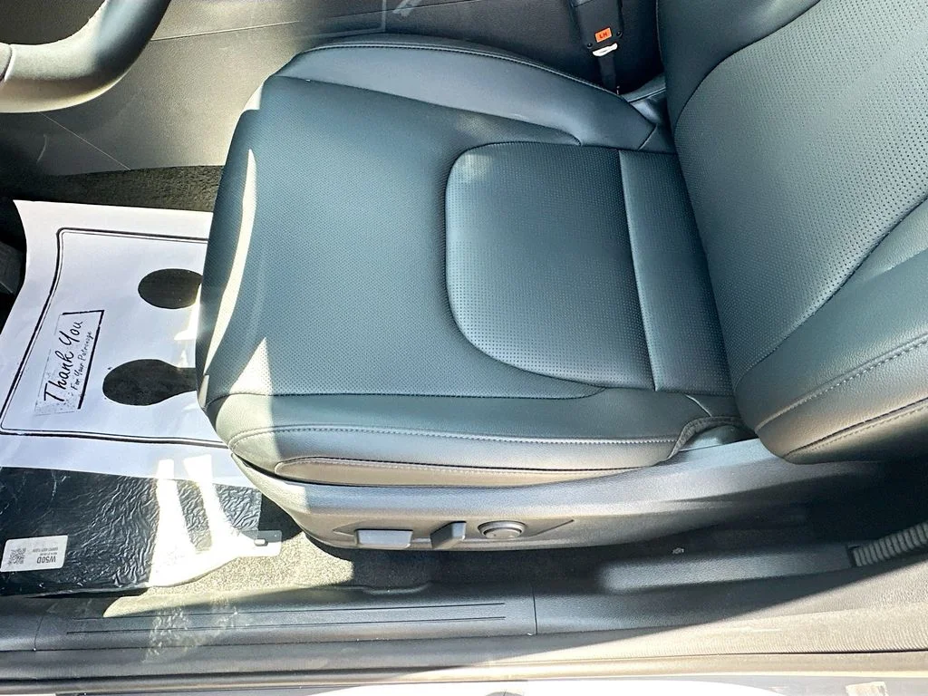 New 2026 Wolf Gray Kia EX image 18