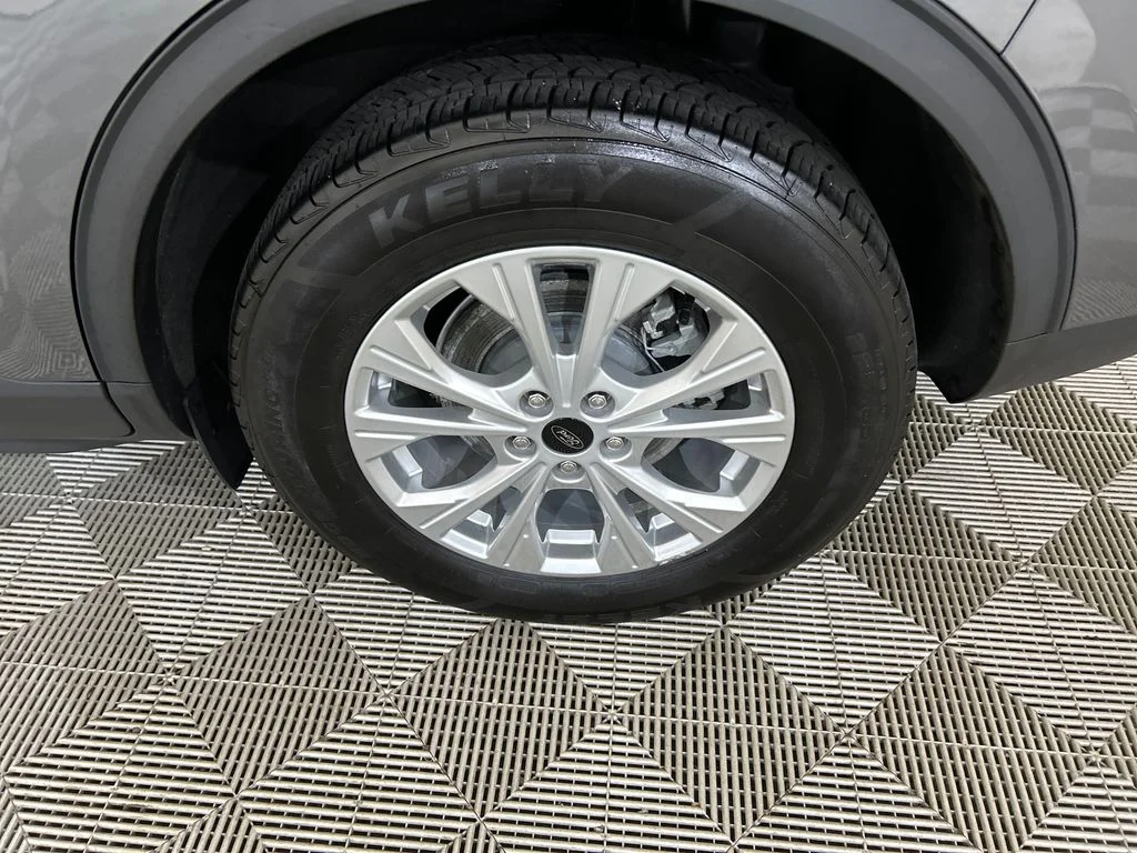 Used 2023 Gray Ford Active image 10