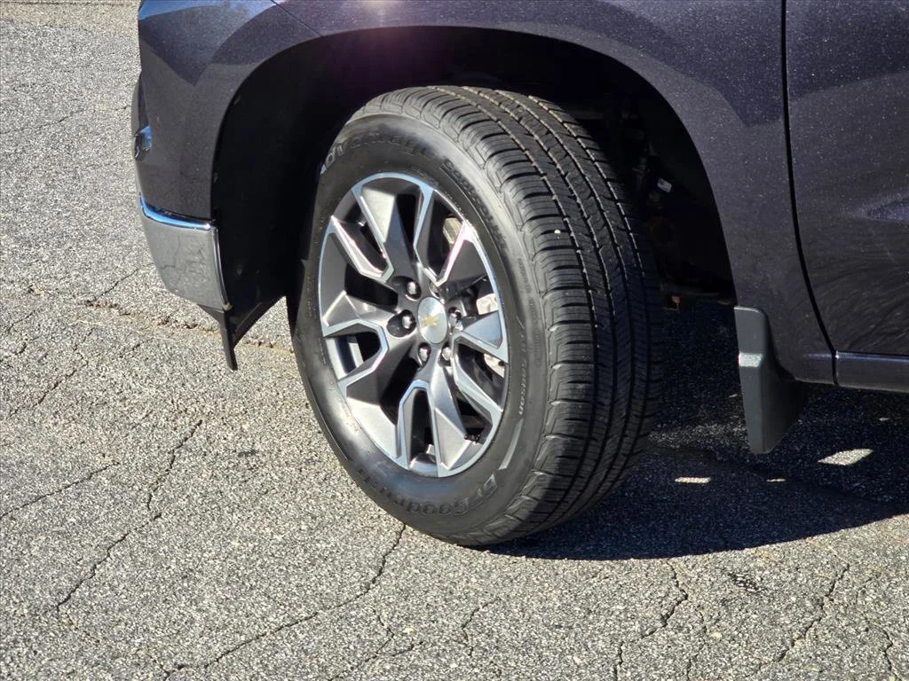 Used 2023 DARK ASH METALLIC Chevrolet LT image 27