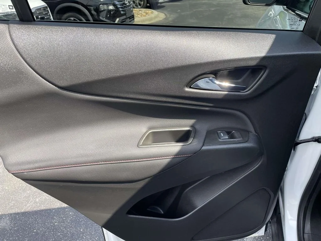 Used 2022 IRIDESCENT PEARL TRICOAT Chevrolet RS image 14