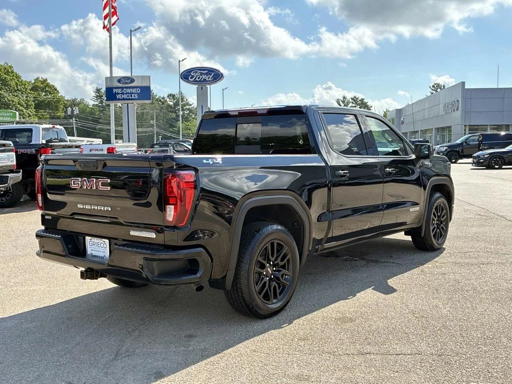 Used 2022 Onyx Black GMC Elevation image 7