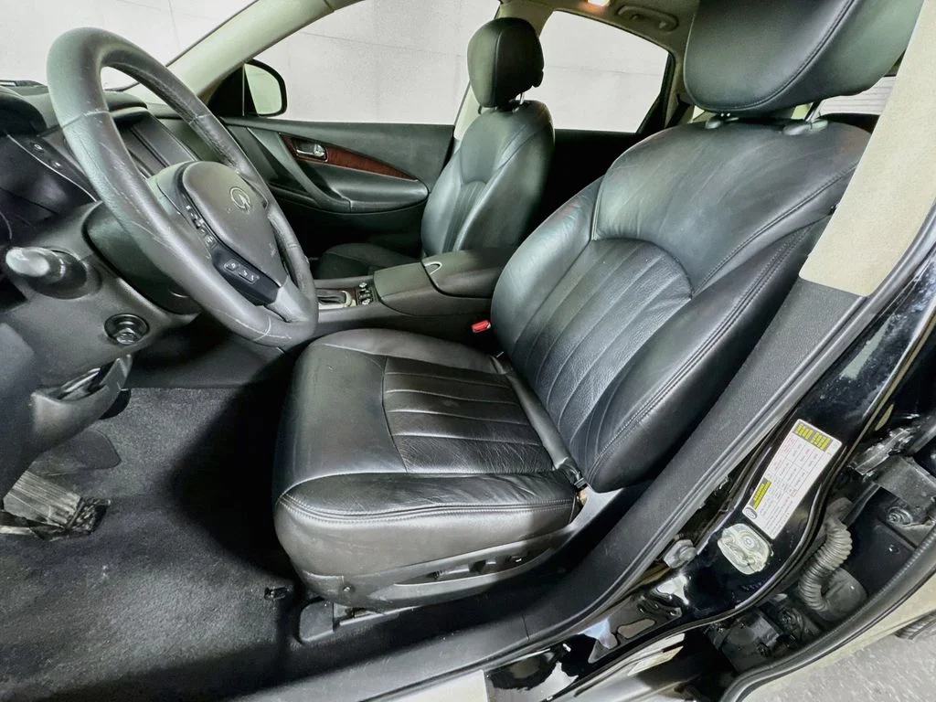 Used 2015 Black Obsidian INFINITI Journey image 26