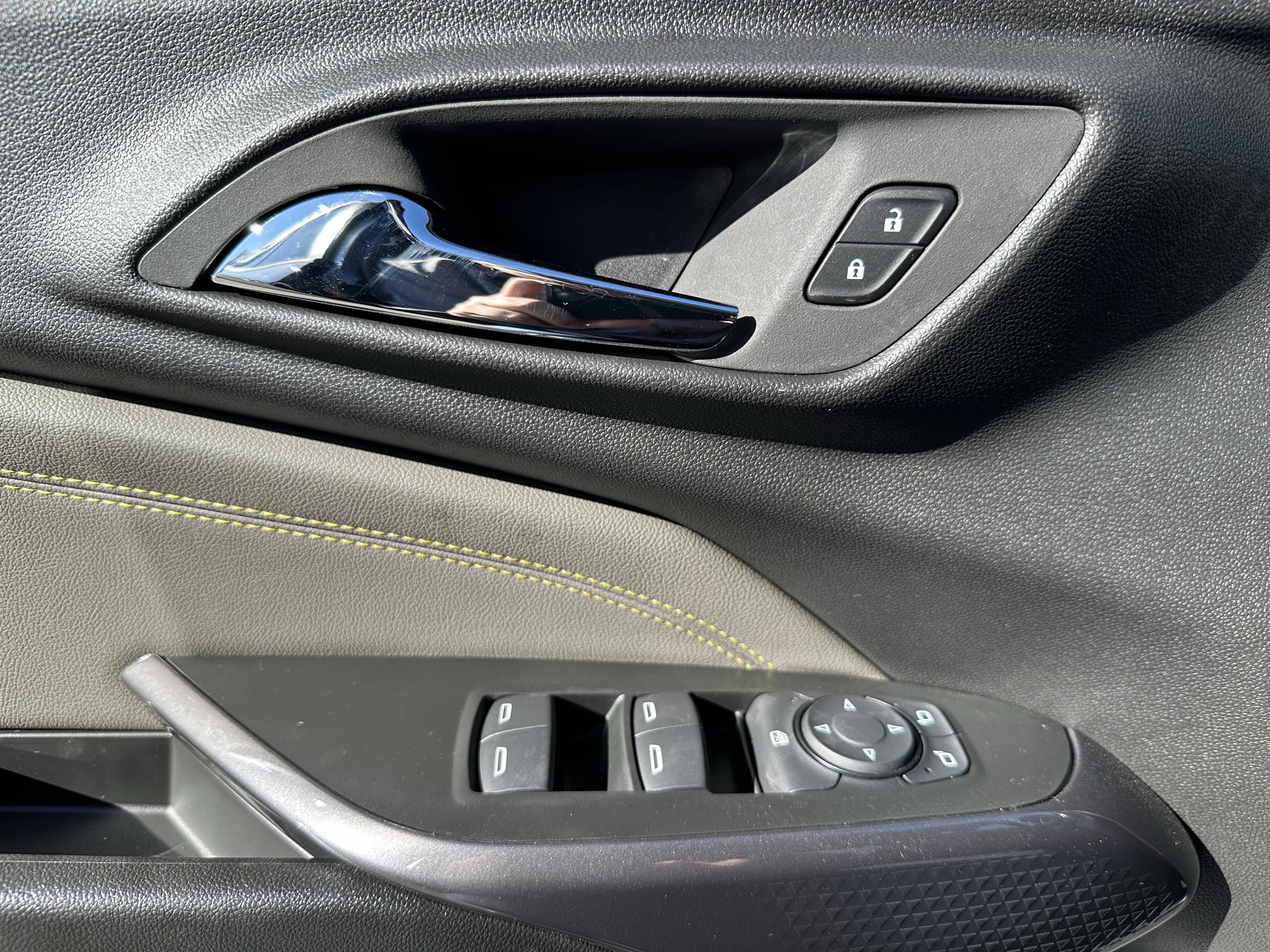 New 2026 Mosaic Black Metallic Chevrolet ACTIV image 13