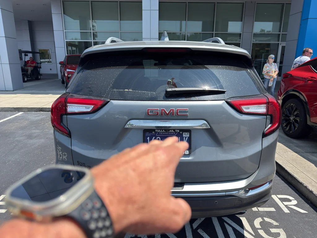 Used 2023 STERLING METALLIC GMC SLT image 4