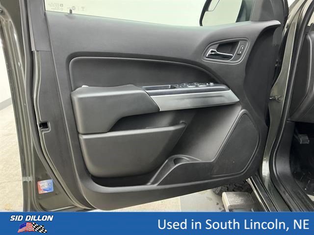 Used 2018 DEEPWOOD GREEN METALLIC Chevrolet 4WD LT image 15
