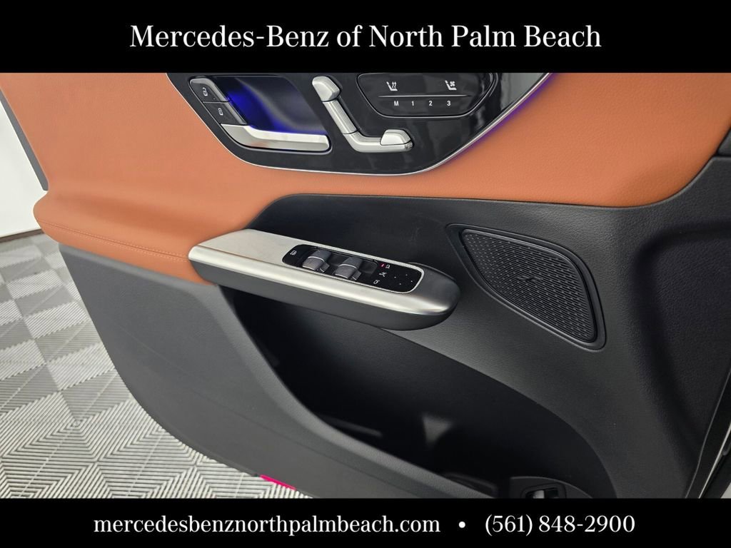 New 2026 Polar White Mercedes-Benz GLC 300 image 43