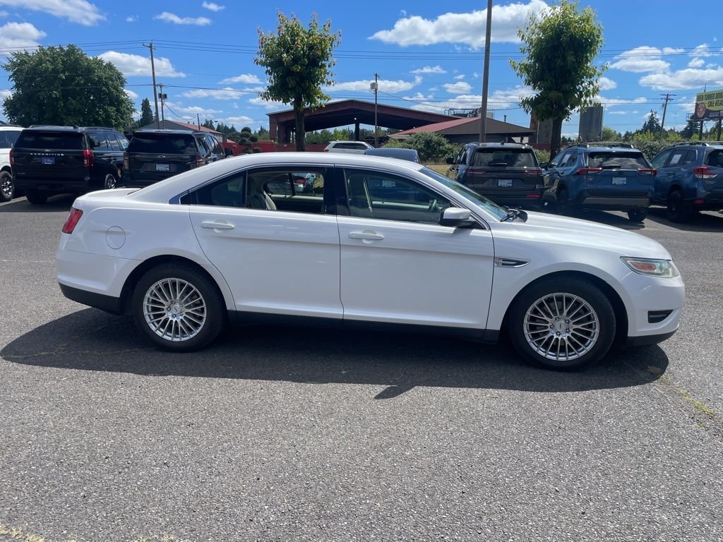 Used 2011 White Platinum Clearcoat Metallic Ford SEL image 4