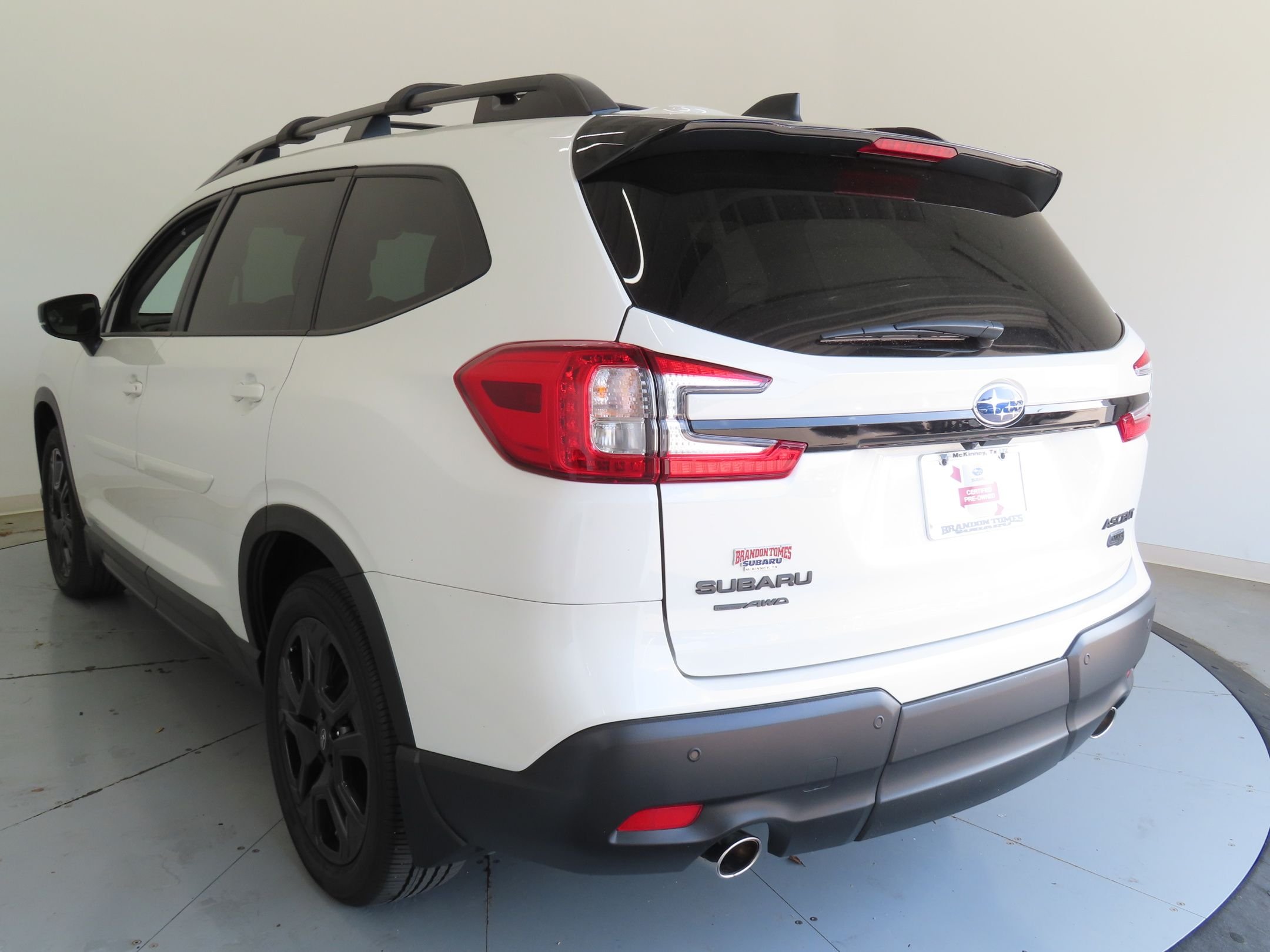 Used 2025 White Subaru Onyx Edition Touring image 6