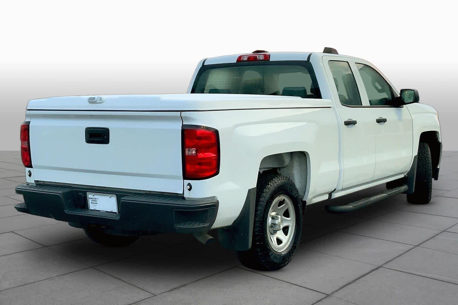 Used 2017 Summit White Chevrolet Work Truck image 12