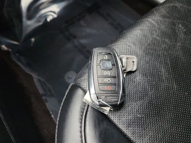 Used 2017 Gray Lincoln Reserve image 48
