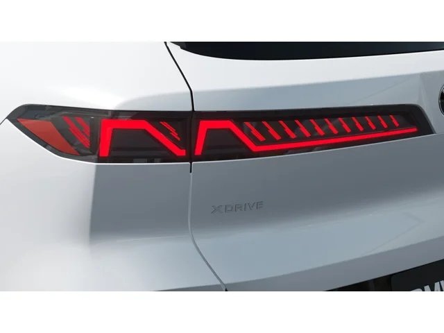New 2027 Mineral White Metallic BMW 40 xDrive image 8