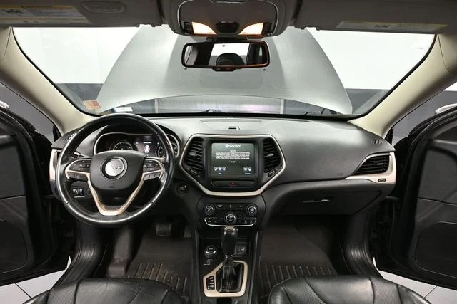 Used 2015 Gray Jeep Limited image 26