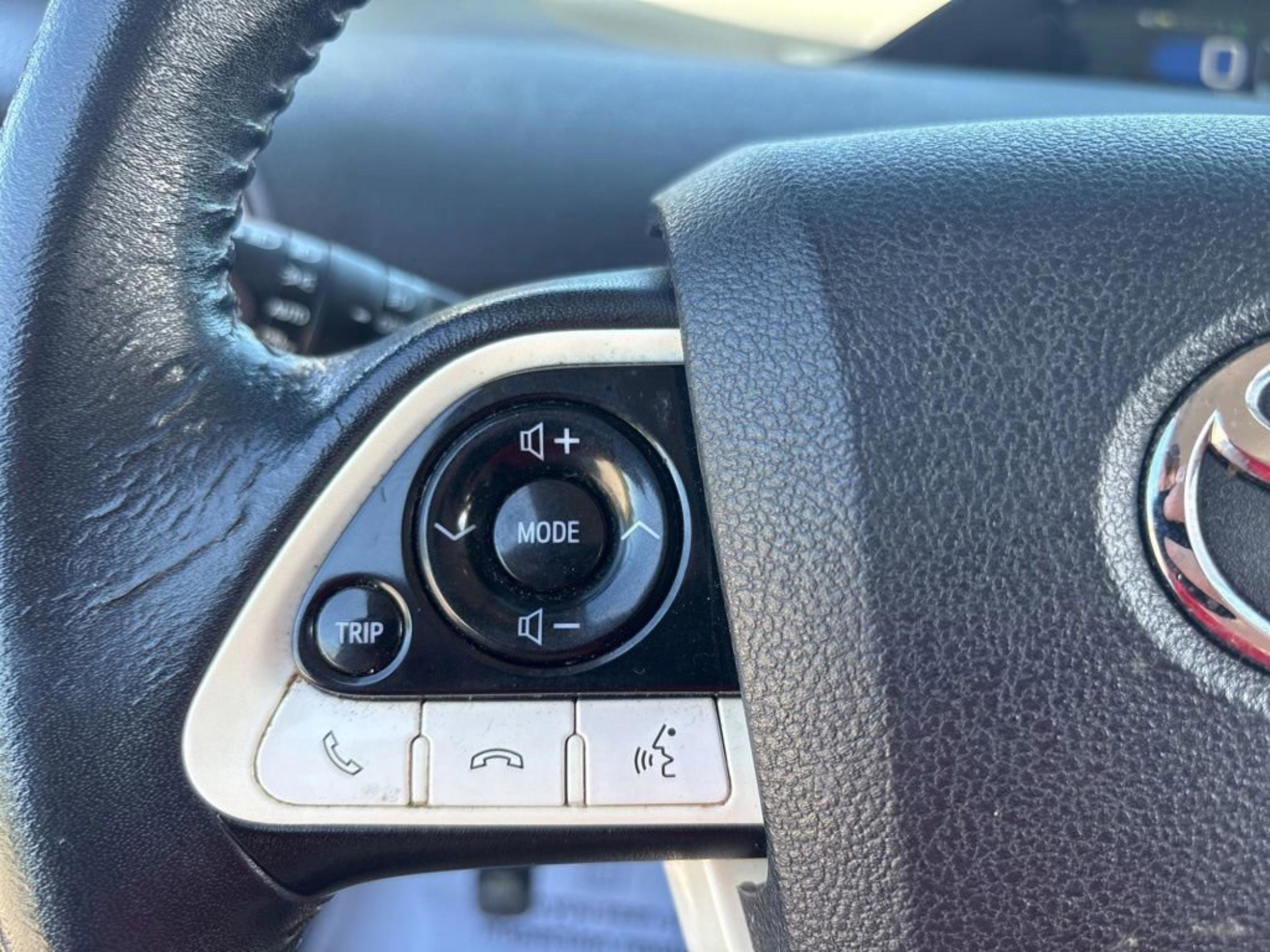 Used 2017 Magnetic Gray Metallic Toyota Advanced image 8