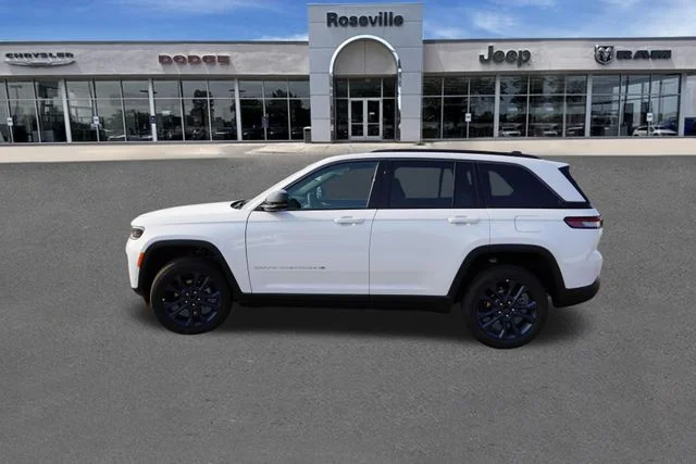 New 2026 Bright White Clear-Coat Exterior Paint Jeep Limited image 6