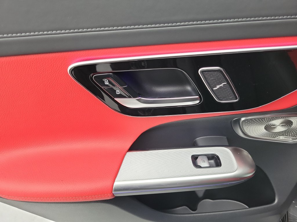 New 2027 Graphite Grey Metallic Mercedes-Benz GLC 300 image 12