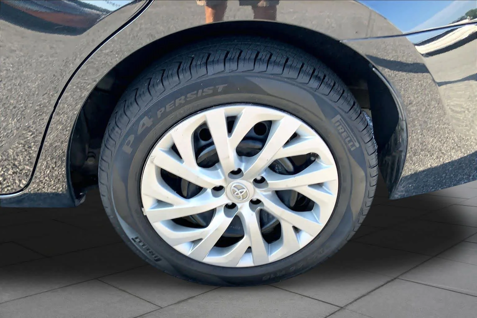 Used 2018 Black Sand Pearl Toyota L image 9