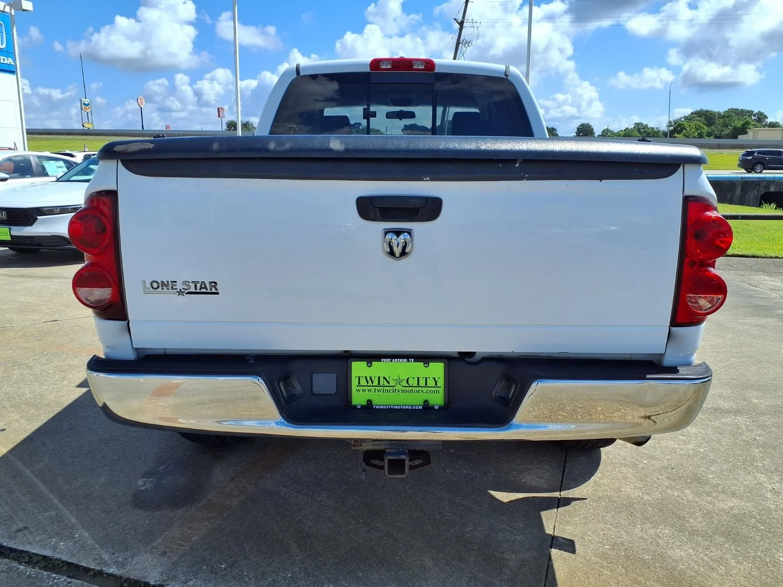 Used 2007 White Dodge SLT image 4