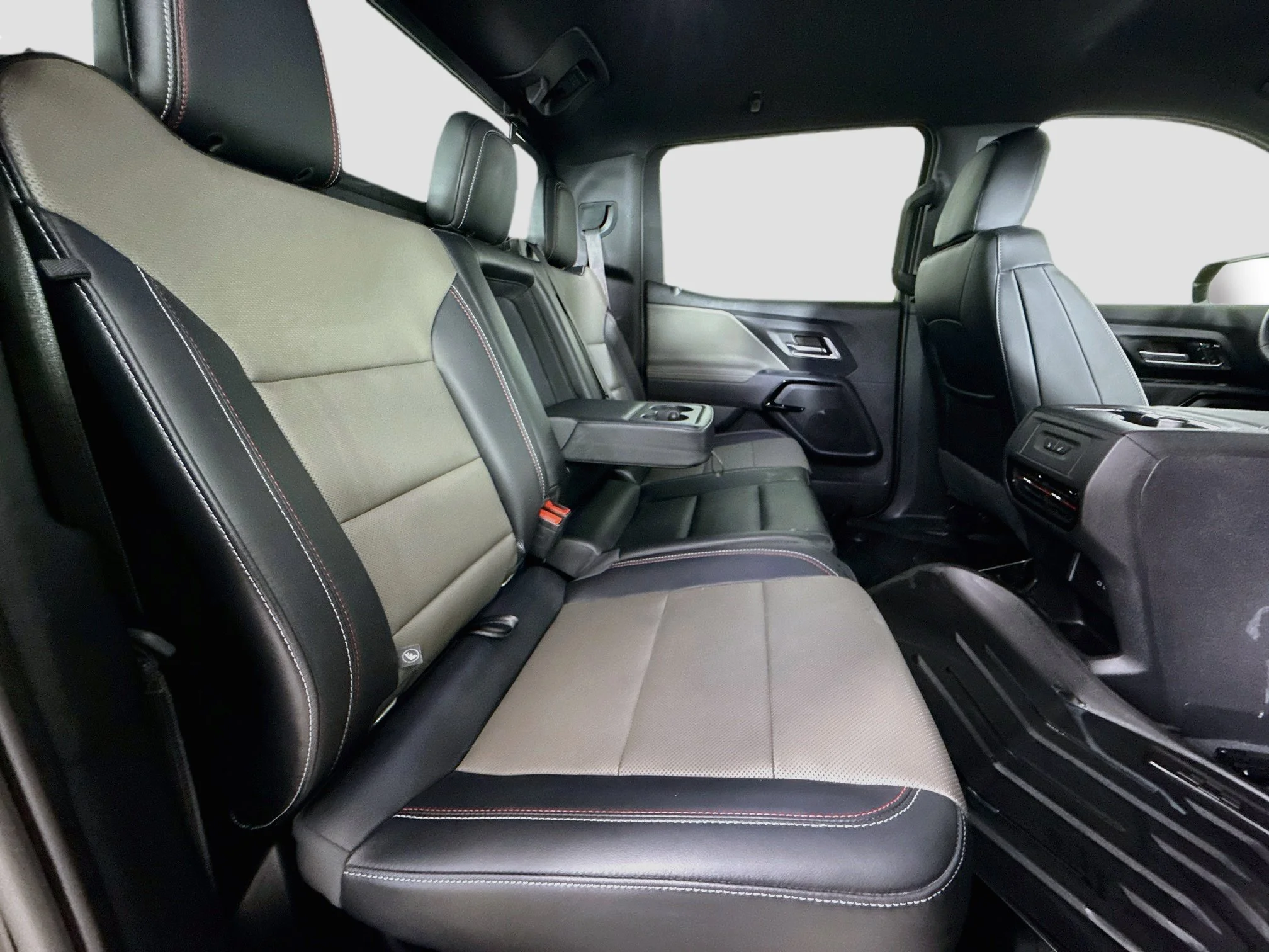 Used 2026 Black Chevrolet Trail Boss - Max Range image 29