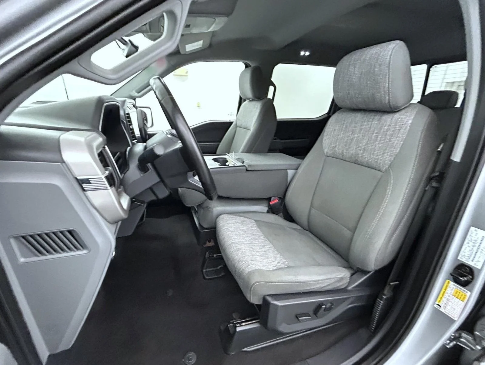 Used 2023 Silver Ford XLT image 10