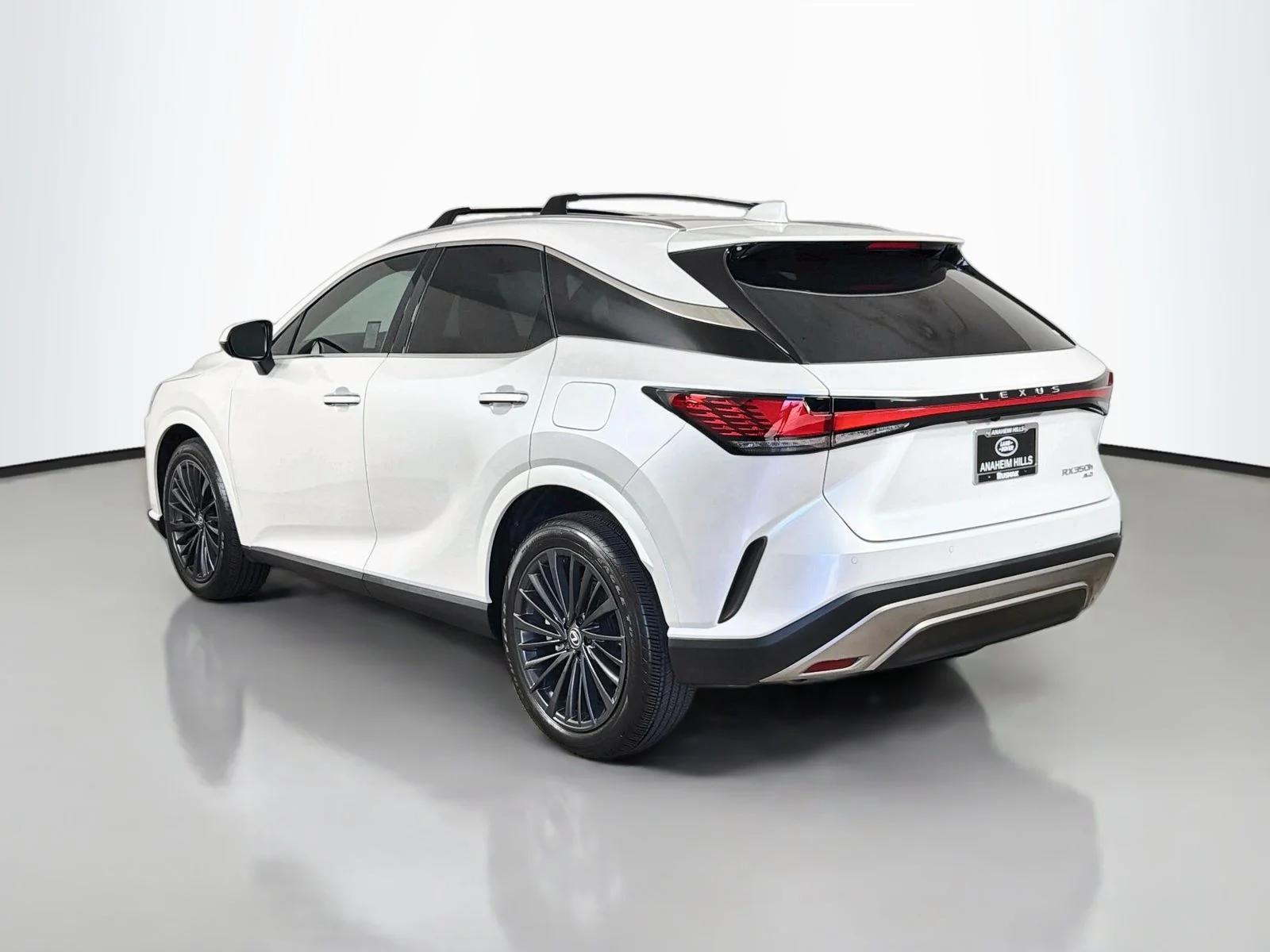 Used 2025 White Pearl Lexus 350h Premium image 3