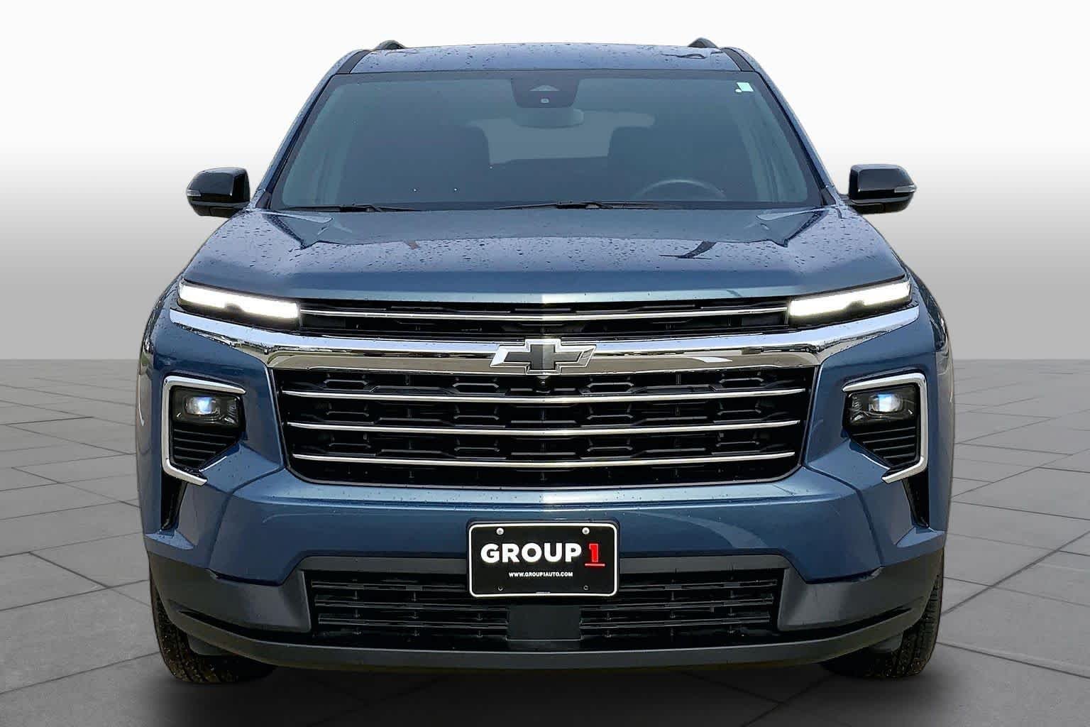 Used 2025 Lakeshore Blue Metallic Chevrolet FWD LT image 4