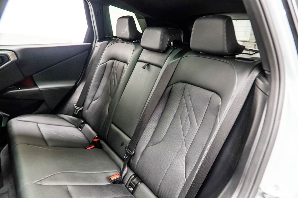 Used 2025 Gray BMW M50 xDrive image 40