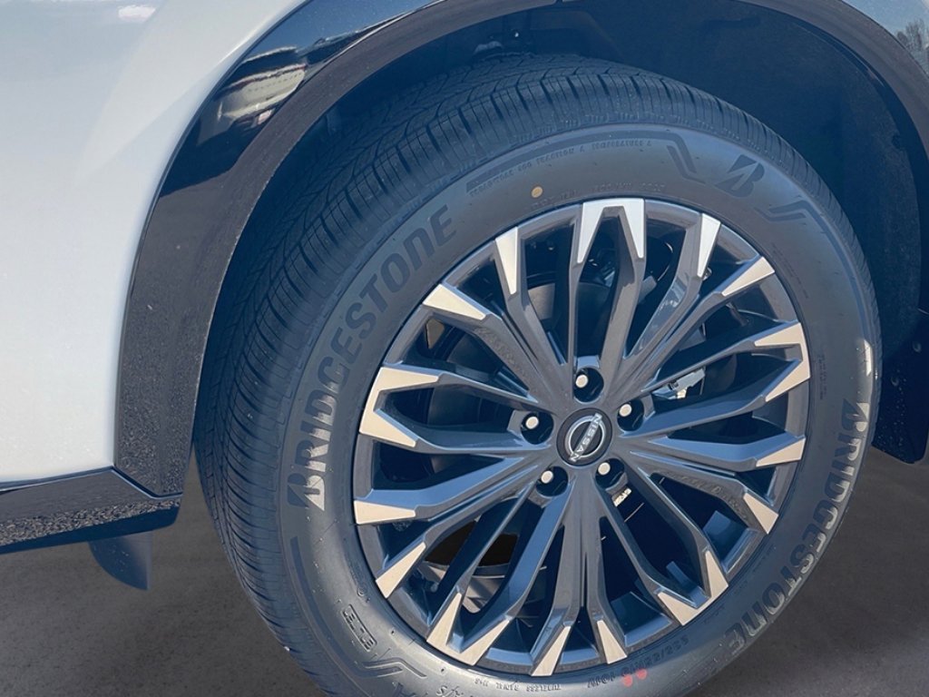 New 2026 Everest White Pearl Tricoat Nissan Platinum image 9
