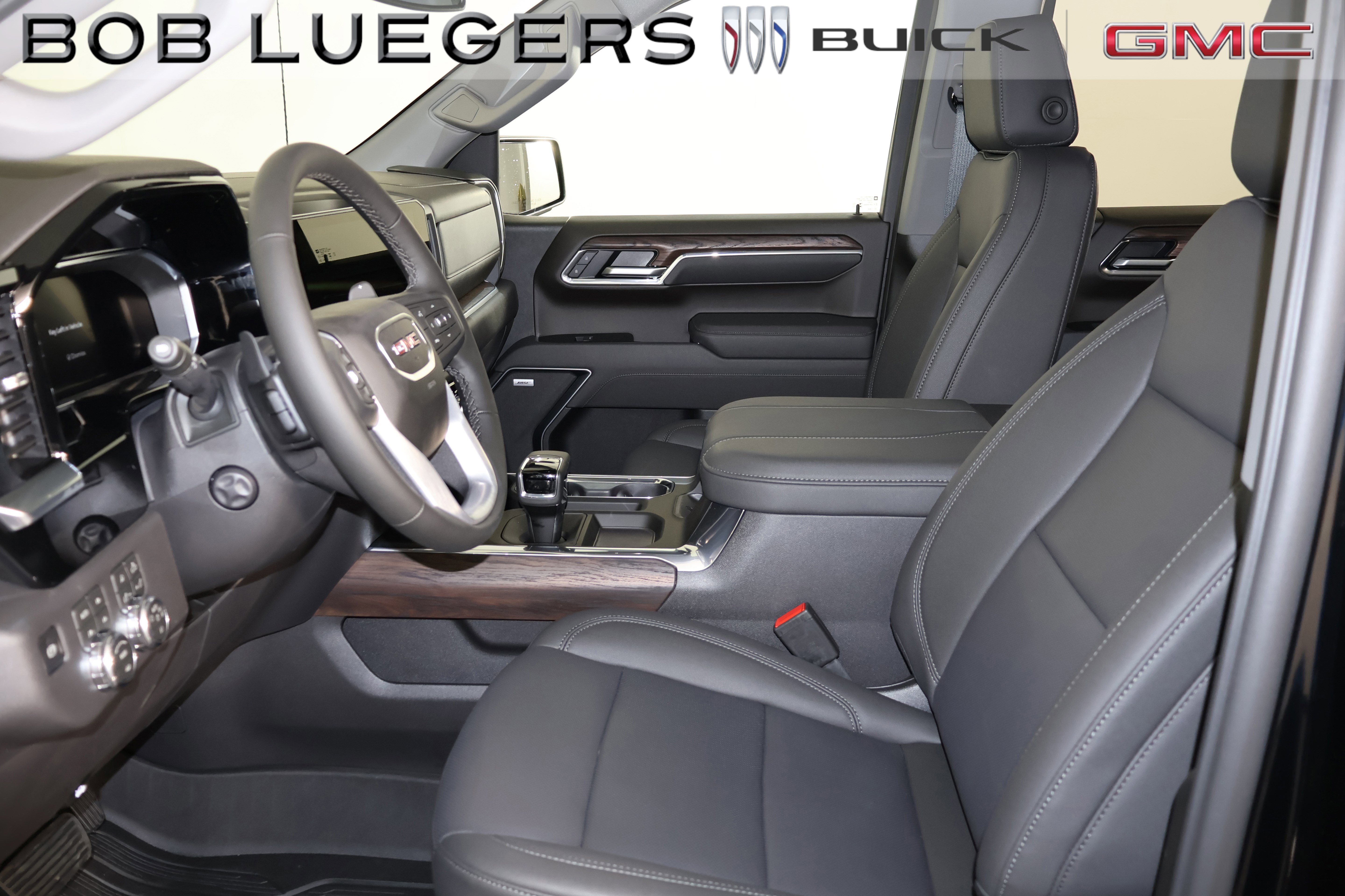 2026 GMC Sierra 1500 SLT - Photo 11