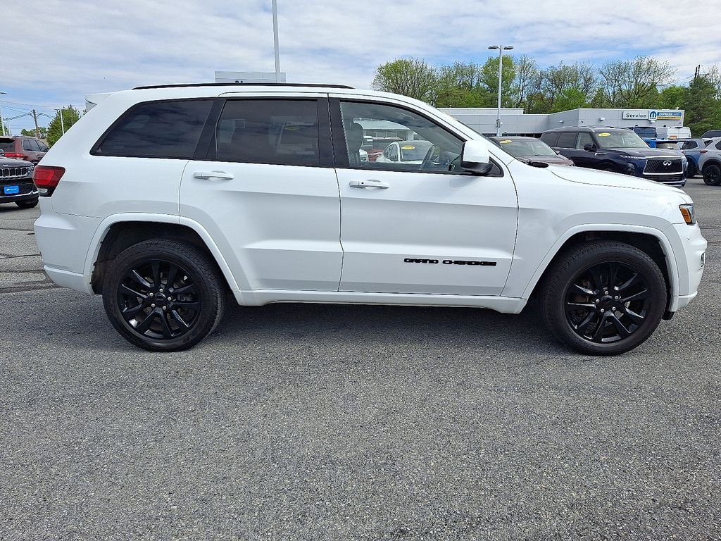 Used 2017 White Jeep Altitude image 8