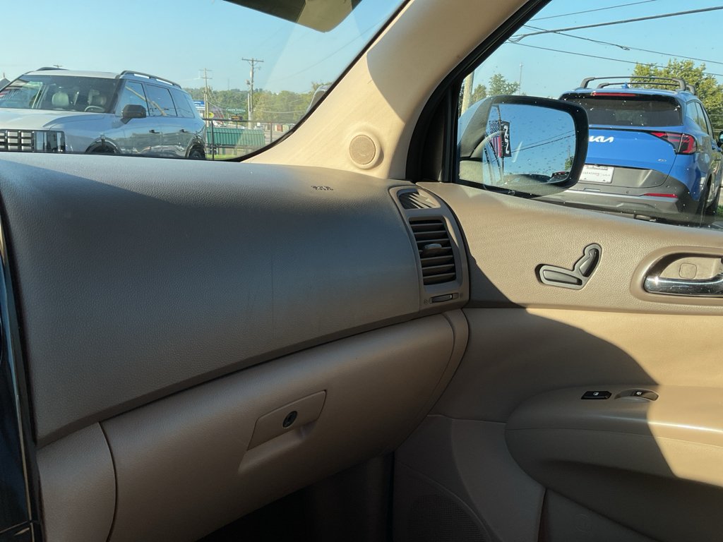 Used 2012 White Kia EX image 21