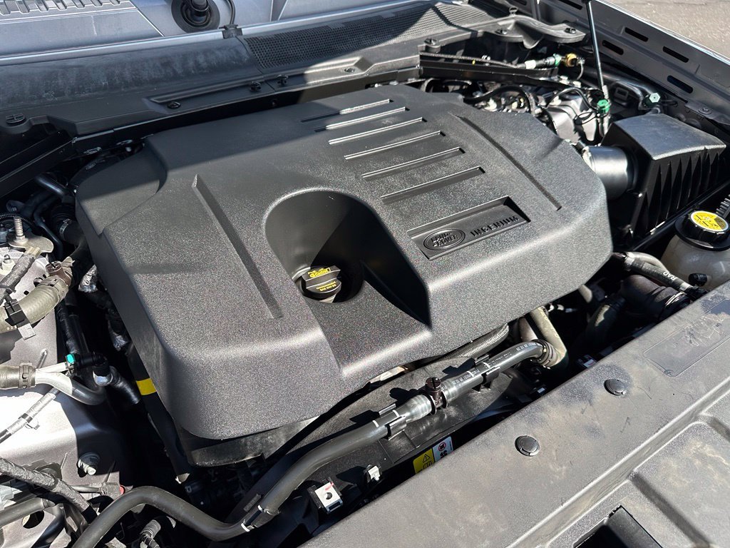 Used 2022 Gray Land Rover X-Dynamic SE image 19