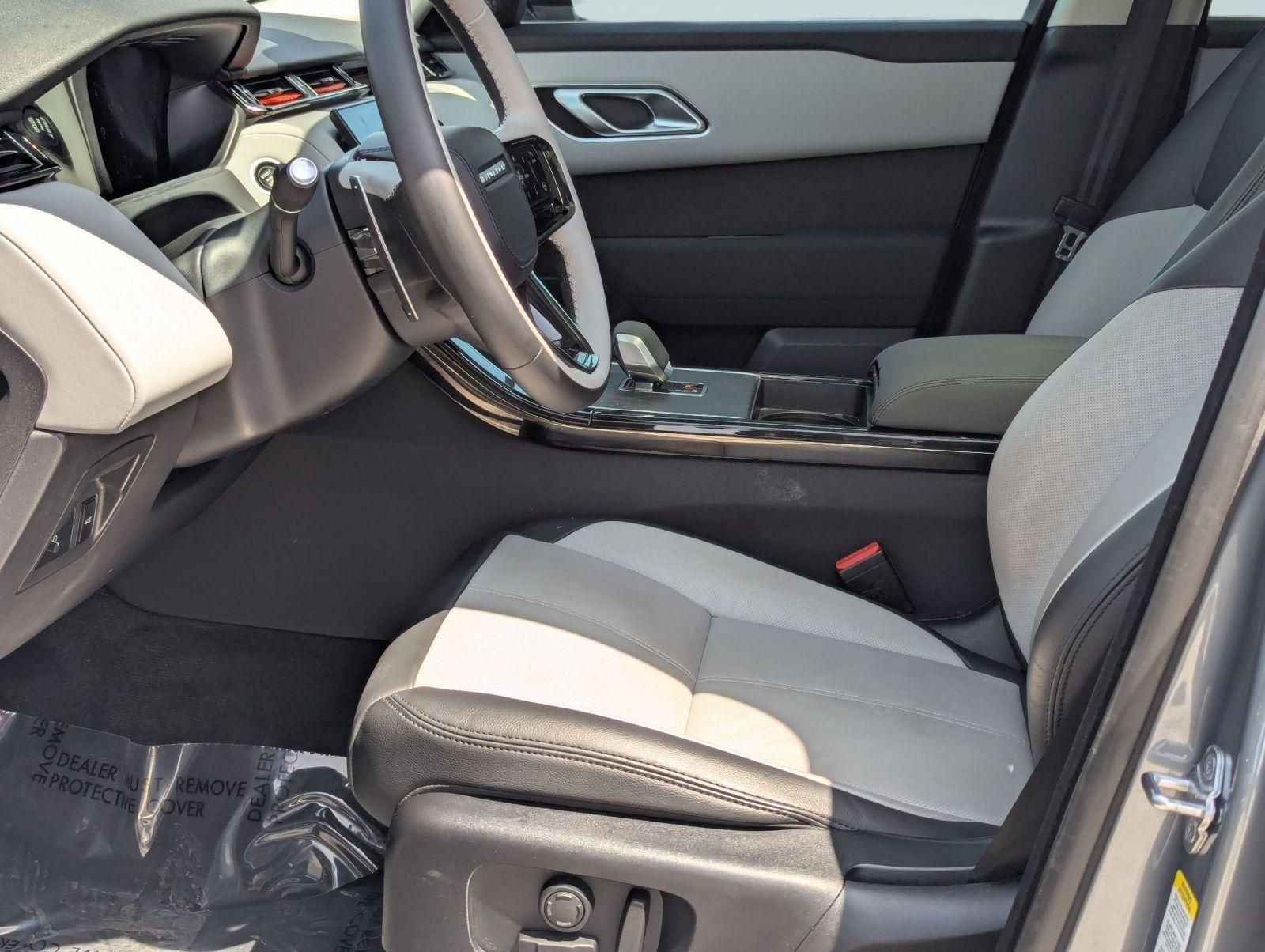 Used 2025  Land Rover S image 10