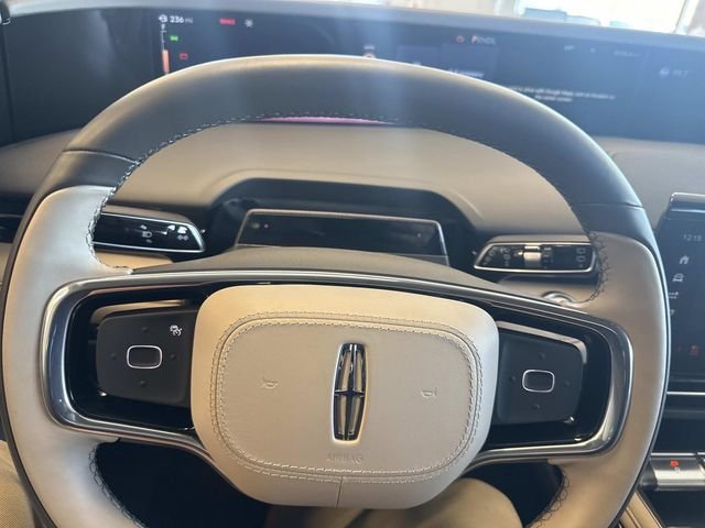 Used 2025 Black Metallic Lincoln Premiere image 26