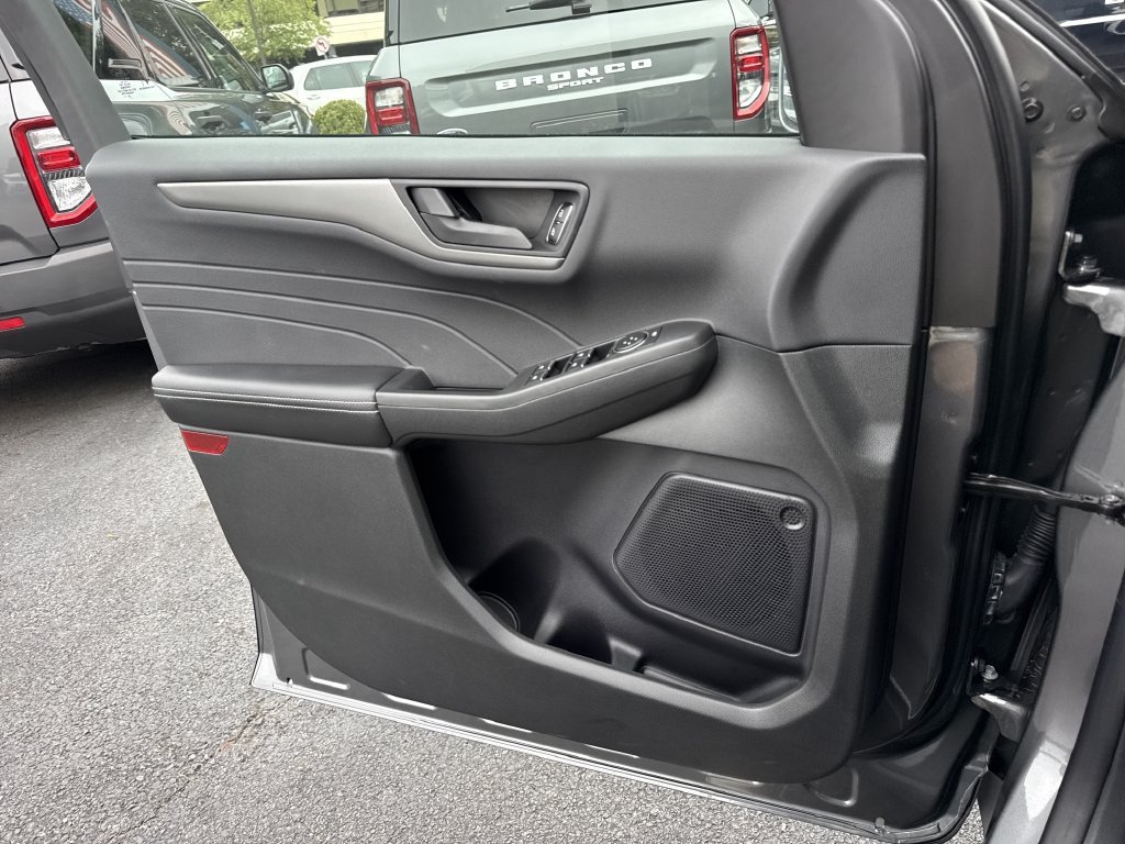 Used 2023 Gray Ford Active image 26