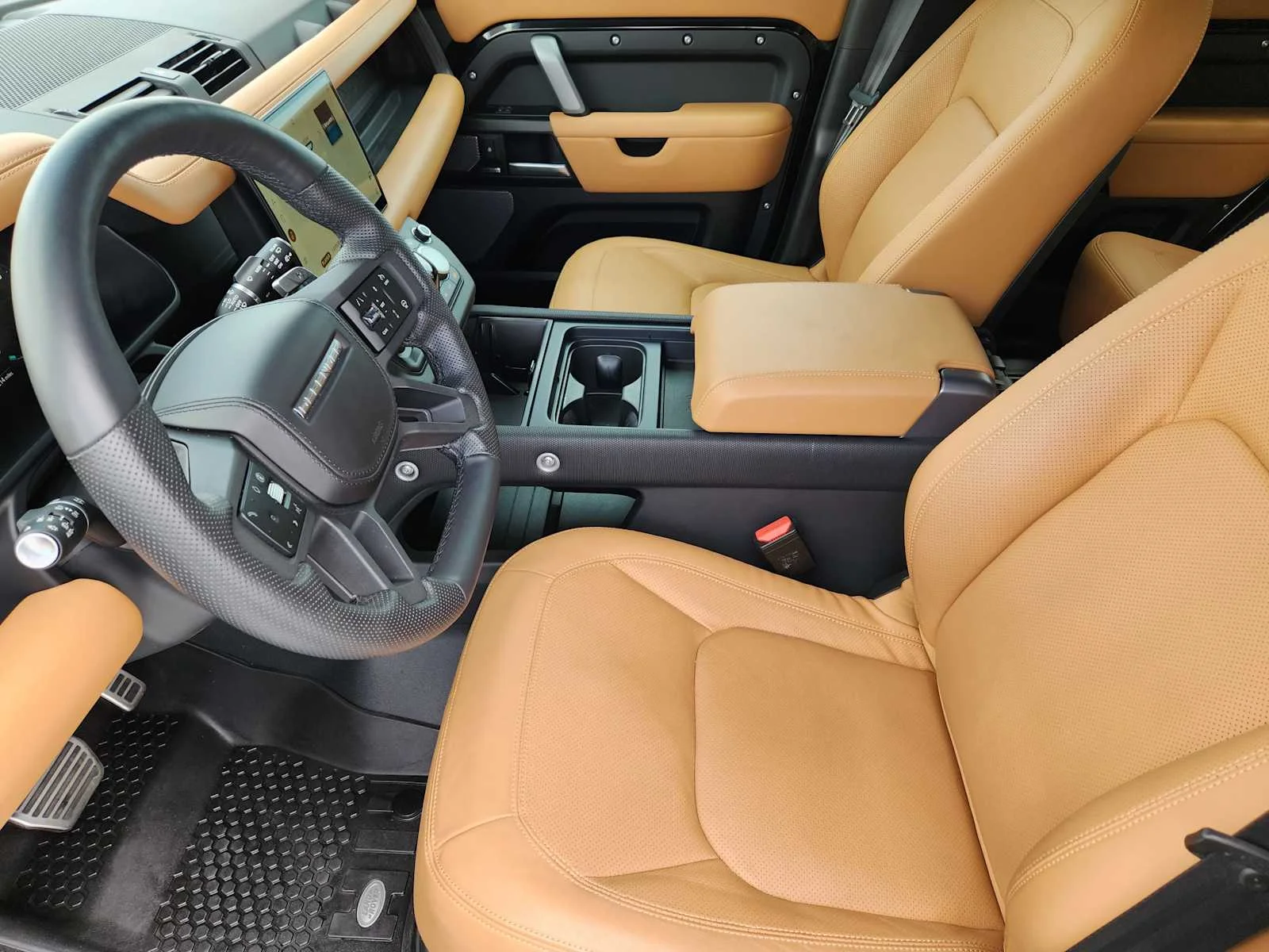 Used 2024 Santorini Black Metallic Land Rover V8 image 12