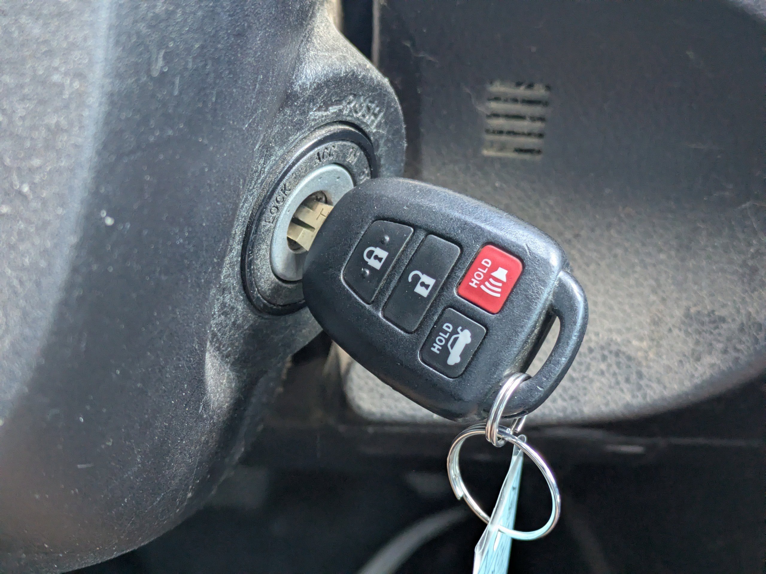 Used 2017  Toyota LE image 25