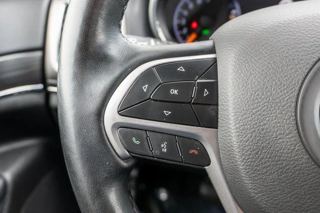 Used 2022 White Jeep Limited image 25