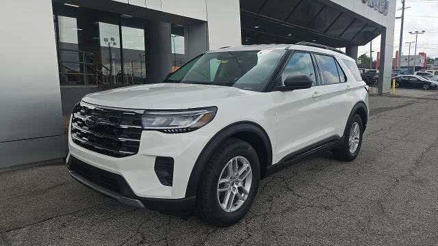 New 2026 Star White Metallic Tri-Coat Ford Active RWD image 30