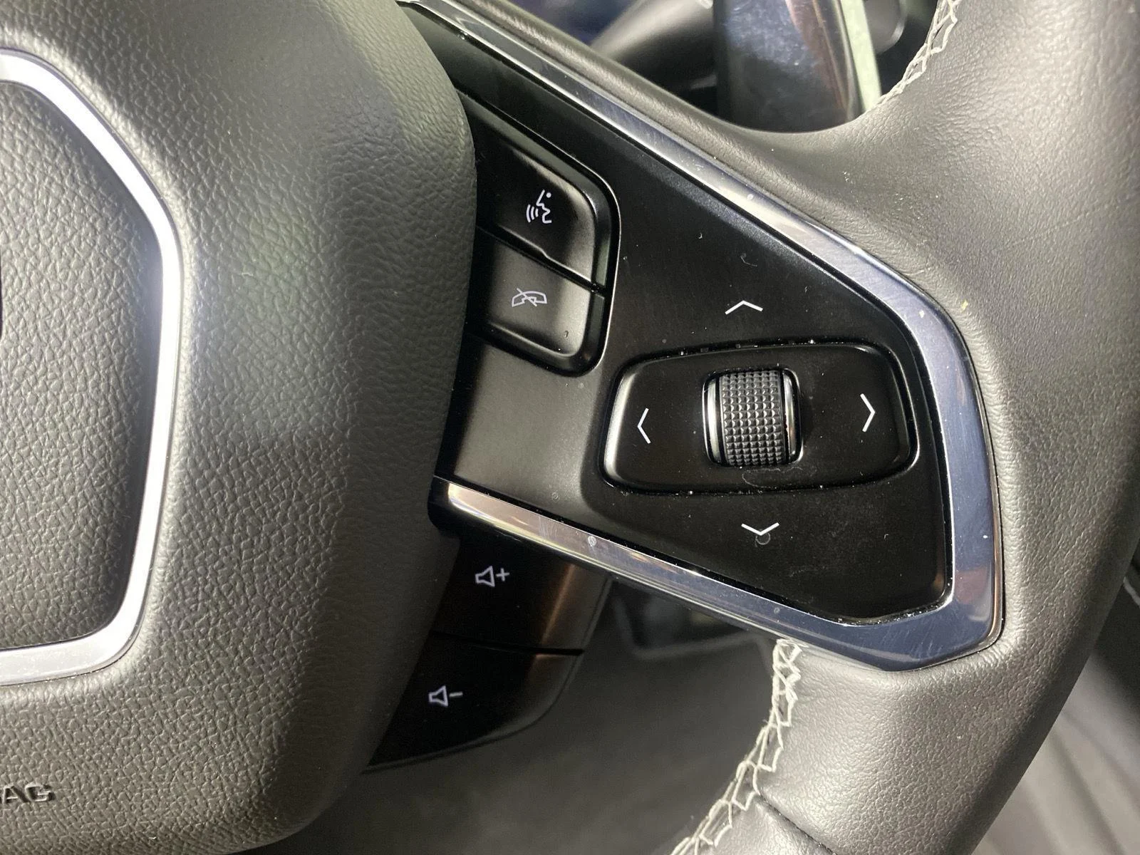 Used 2020 ELKHART LAKE BLUE METALLIC Chevrolet 1LT image 15