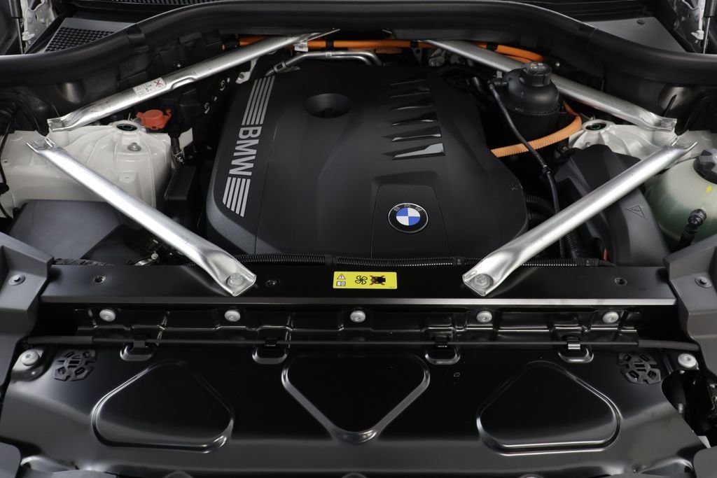 New 2026 Alpine White BMW xDrive50e image 24