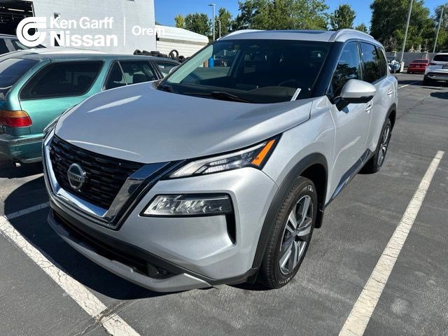 Used 2021 Brilliant Silver Metallic Nissan SL image 1