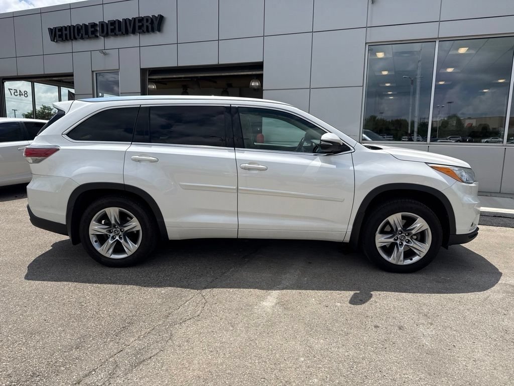 Used 2016 Blizzard Pearl Toyota Limited Platinum V6 image 2