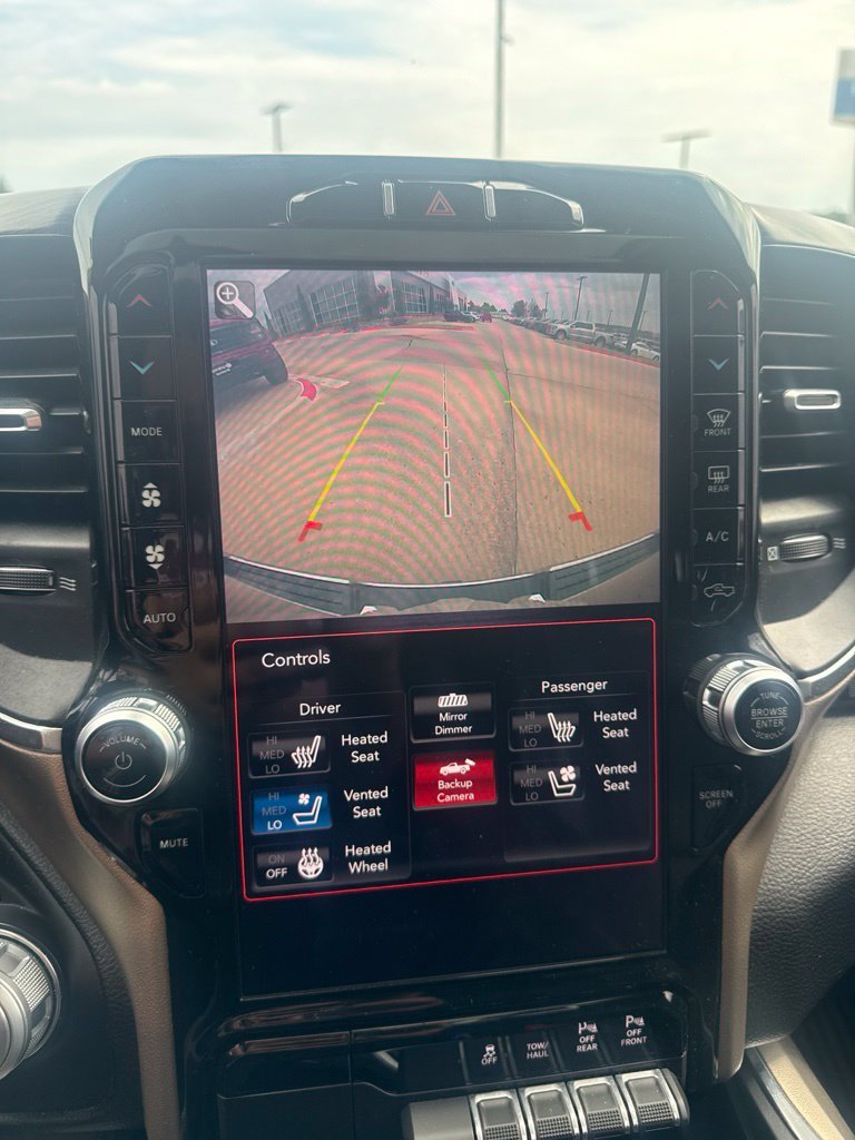 Used 2020 Diamond Black Ram Laramie image 14