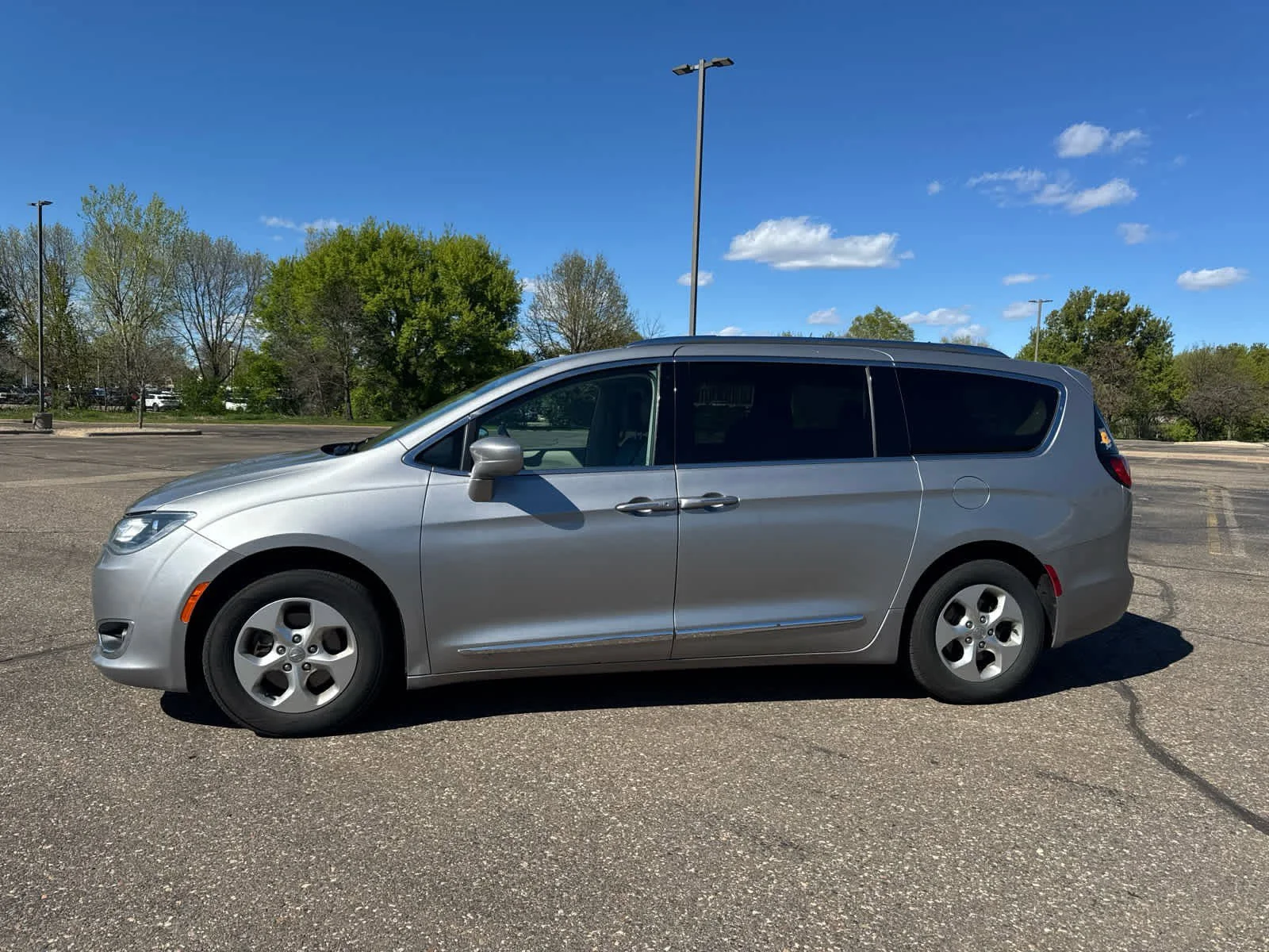 Used 2017 Chrysler Pacifica Touring-L Plus with VIN 2C4RC1EG3HR734675 for sale in Coon Rapids, Minnesota